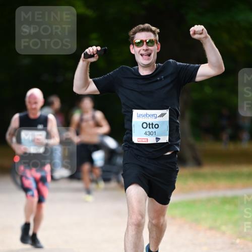 31.08.2025 - 21. Blankeneser Heldenlauf Dr. Thomas Lammeyer http://msf.ph/oto/8641526 31.08.2025 11:03:29 Laufen 4301 meine-sportfotos.de
