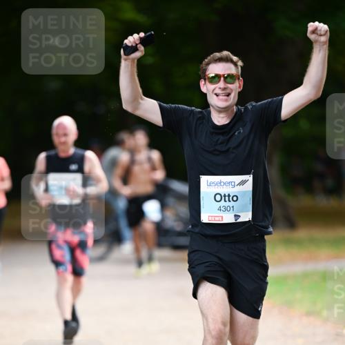 31.08.2025 - 21. Blankeneser Heldenlauf Dr. Thomas Lammeyer http://msf.ph/oto/8641527 31.08.2025 11:03:29 Laufen 4301 meine-sportfotos.de