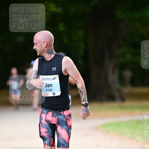 31.08.2025 - 21. Blankeneser Heldenlauf Dr. Thomas Lammeyer http://msf.ph/oto/8641535 31.08.2025 11:03:32 Laufen 4182 meine-sportfotos.de