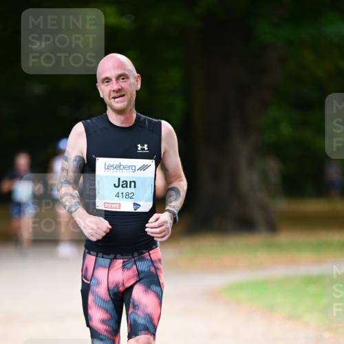 31.08.2025 - 21. Blankeneser Heldenlauf Dr. Thomas Lammeyer http://msf.ph/oto/8641537 31.08.2025 11:03:32 Laufen 4182 meine-sportfotos.de
