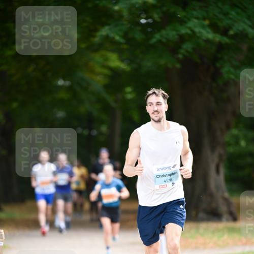 31.08.2025 - 21. Blankeneser Heldenlauf Dr. Thomas Lammeyer http://msf.ph/oto/8641594 31.08.2025 11:03:46 Laufen 4178 meine-sportfotos.de