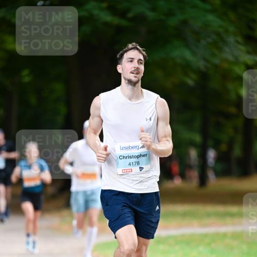 31.08.2025 - 21. Blankeneser Heldenlauf Dr. Thomas Lammeyer http://msf.ph/oto/8641601 31.08.2025 11:03:47 Laufen 4178 meine-sportfotos.de