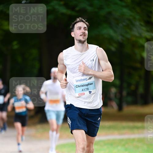 31.08.2025 - 21. Blankeneser Heldenlauf Dr. Thomas Lammeyer http://msf.ph/oto/8641603 31.08.2025 11:03:47 Laufen 4178 meine-sportfotos.de