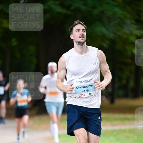 31.08.2025 - 21. Blankeneser Heldenlauf Dr. Thomas Lammeyer http://msf.ph/oto/8641604 31.08.2025 11:03:47 Laufen 4178 meine-sportfotos.de