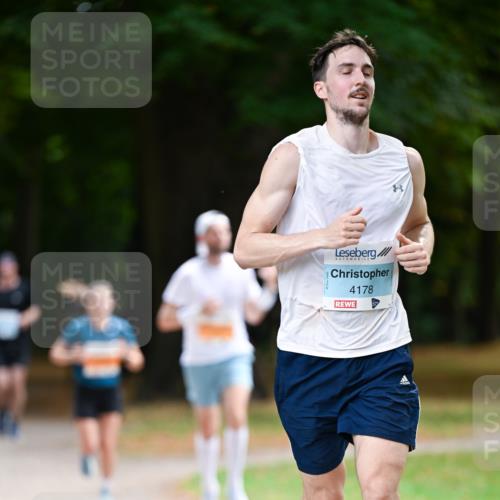 31.08.2025 - 21. Blankeneser Heldenlauf Dr. Thomas Lammeyer http://msf.ph/oto/8641607 31.08.2025 11:03:47 Laufen 4178 meine-sportfotos.de