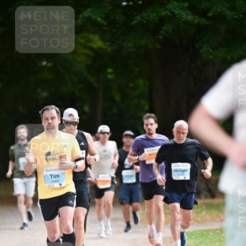 31.08.2025 - 21. Blankeneser Heldenlauf Dr. Thomas Lammeyer http://msf.ph/oto/8641695 31.08.2025 11:04:00 Laufen 4365, 4208 meine-sportfotos.de