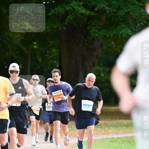 31.08.2025 - 21. Blankeneser Heldenlauf Dr. Thomas Lammeyer http://msf.ph/oto/8641700 31.08.2025 11:04:00 Laufen 5762, 4208 meine-sportfotos.de