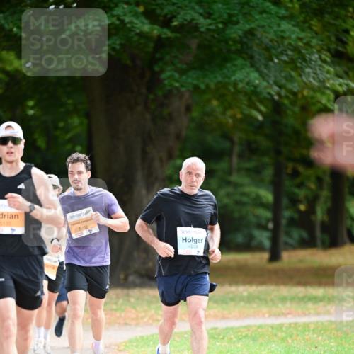 31.08.2025 - 21. Blankeneser Heldenlauf Dr. Thomas Lammeyer http://msf.ph/oto/8641703 31.08.2025 11:04:01 Laufen 5135, 5762, 4208 meine-sportfotos.de