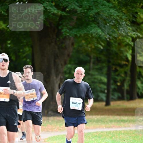 31.08.2025 - 21. Blankeneser Heldenlauf Dr. Thomas Lammeyer http://msf.ph/oto/8641704 31.08.2025 11:04:01 Laufen 5135, 5762, 4208 meine-sportfotos.de