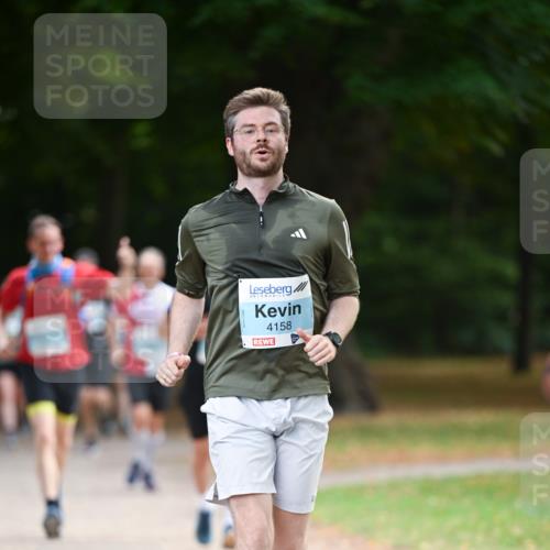 31.08.2025 - 21. Blankeneser Heldenlauf Dr. Thomas Lammeyer http://msf.ph/oto/8641753 31.08.2025 11:04:08 Laufen 4158 meine-sportfotos.de