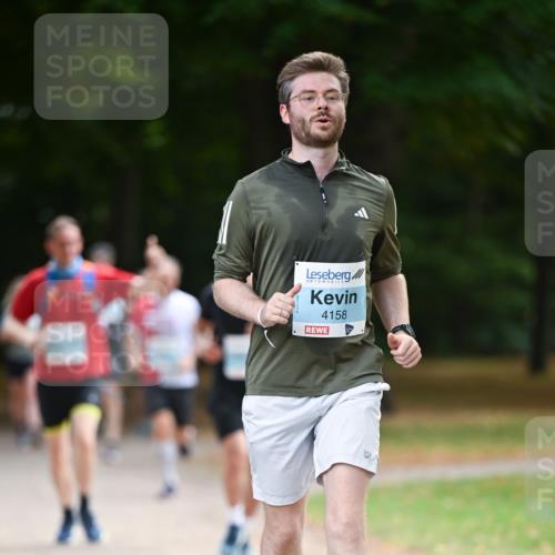 31.08.2025 - 21. Blankeneser Heldenlauf Dr. Thomas Lammeyer http://msf.ph/oto/8641755 31.08.2025 11:04:08 Laufen 4158 meine-sportfotos.de