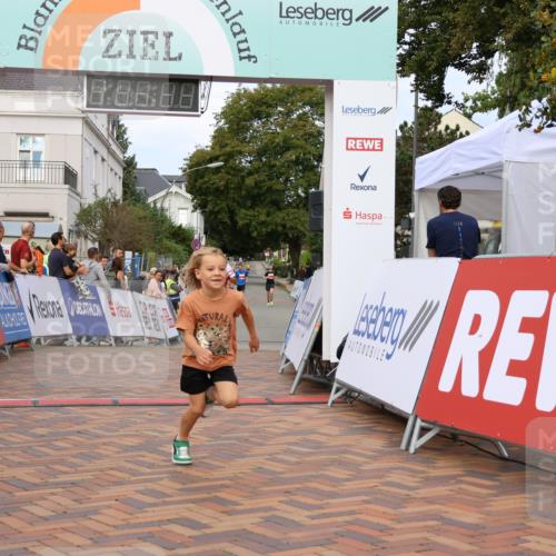 31.08.2025 - 21. Blankeneser Heldenlauf Strokosch-Dieckow http://msf.ph/oto/8641796 31.08.2025 09:39:06 Ziel 1049, 1001 meine-sportfotos.de