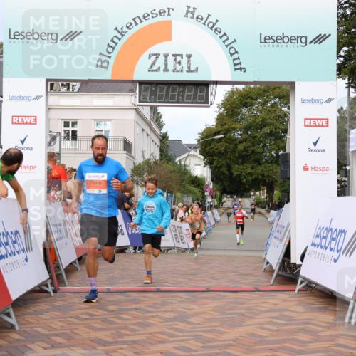 31.08.2025 - 21. Blankeneser Heldenlauf Strokosch-Dieckow http://msf.ph/oto/8641857 31.08.2025 09:39:03 Ziel 1143, 1049 meine-sportfotos.de