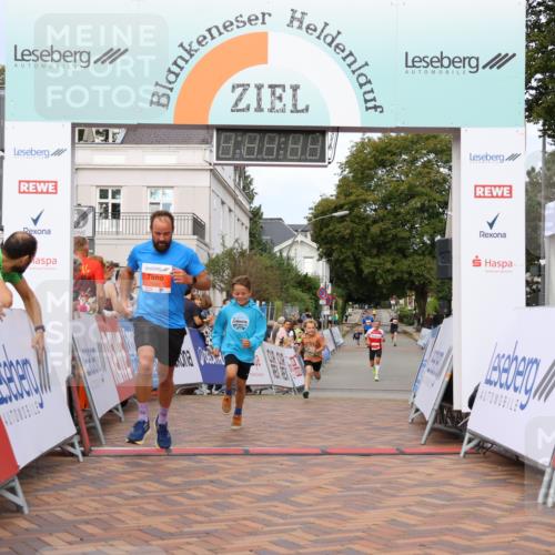 31.08.2025 - 21. Blankeneser Heldenlauf Strokosch-Dieckow http://msf.ph/oto/8641897 31.08.2025 09:39:02 Ziel 1143, 1049 meine-sportfotos.de