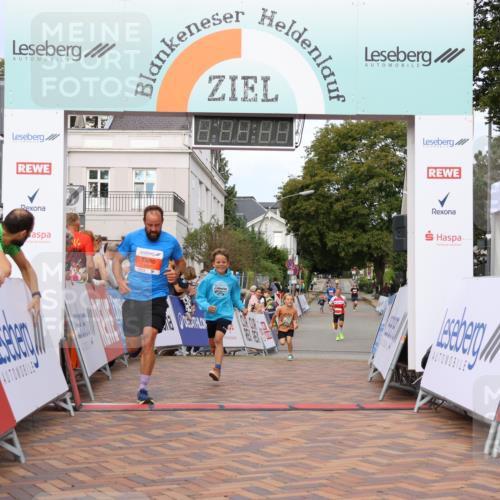 31.08.2025 - 21. Blankeneser Heldenlauf Strokosch-Dieckow http://msf.ph/oto/8641922 31.08.2025 09:39:02 Ziel 1143, 1049 meine-sportfotos.de