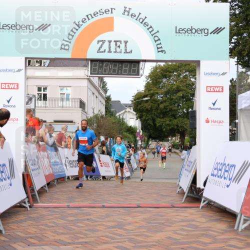 31.08.2025 - 21. Blankeneser Heldenlauf Strokosch-Dieckow http://msf.ph/oto/8641992 31.08.2025 09:39:01 Ziel 1143, 1049 meine-sportfotos.de