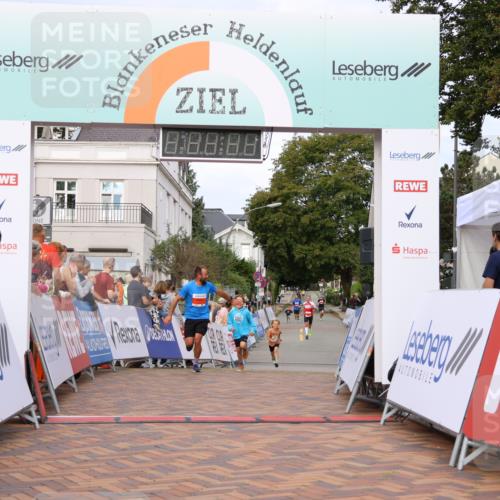 31.08.2025 - 21. Blankeneser Heldenlauf Strokosch-Dieckow http://msf.ph/oto/8642012 31.08.2025 09:39:00 Ziel 1143, 1049 meine-sportfotos.de