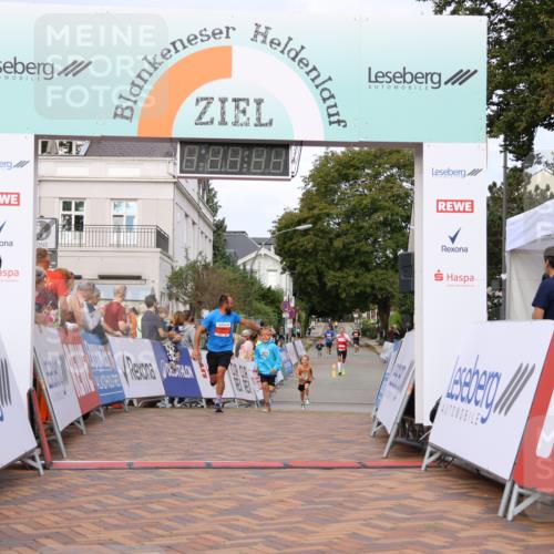 31.08.2025 - 21. Blankeneser Heldenlauf Strokosch-Dieckow http://msf.ph/oto/8642021 31.08.2025 09:39:00 Ziel 1143, 1049 meine-sportfotos.de