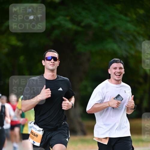 31.08.2025 - 21. Blankeneser Heldenlauf Dr. Thomas Lammeyer http://msf.ph/oto/8642050 31.08.2025 11:05:24 Laufen 5107, 699, 2345 meine-sportfotos.de