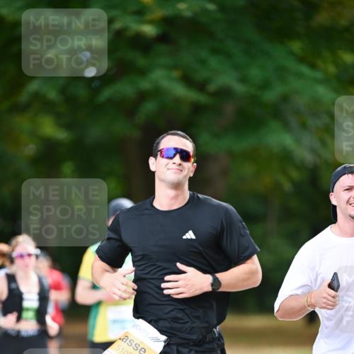 31.08.2025 - 21. Blankeneser Heldenlauf Dr. Thomas Lammeyer http://msf.ph/oto/8642054 31.08.2025 11:05:25 Laufen 5107 meine-sportfotos.de