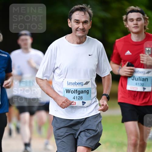 31.08.2025 - 21. Blankeneser Heldenlauf Dr. Thomas Lammeyer http://msf.ph/oto/8642101 31.08.2025 11:05:33 Laufen 4128, 4130 meine-sportfotos.de