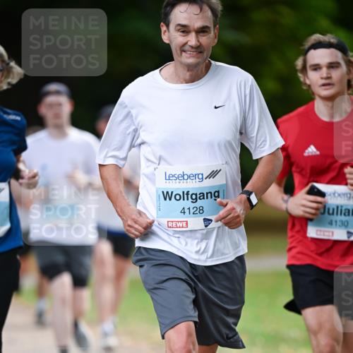 31.08.2025 - 21. Blankeneser Heldenlauf Dr. Thomas Lammeyer http://msf.ph/oto/8642103 31.08.2025 11:05:33 Laufen 4128, 4130 meine-sportfotos.de