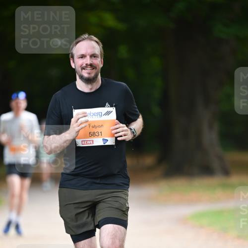 31.08.2025 - 21. Blankeneser Heldenlauf Dr. Thomas Lammeyer http://msf.ph/oto/8642147 31.08.2025 11:05:44 Laufen 5831 meine-sportfotos.de