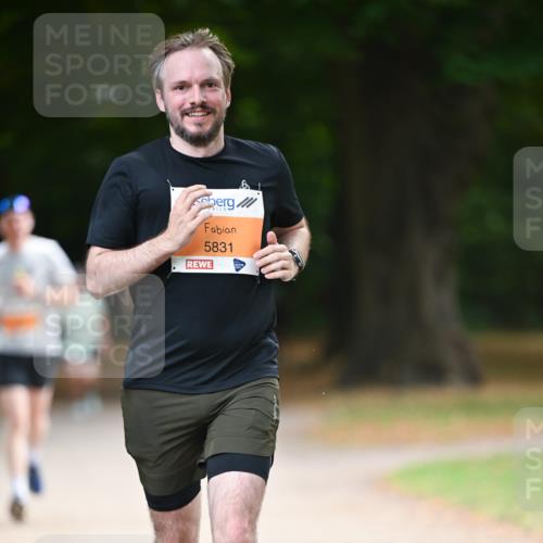 31.08.2025 - 21. Blankeneser Heldenlauf Dr. Thomas Lammeyer http://msf.ph/oto/8642148 31.08.2025 11:05:44 Laufen 5831 meine-sportfotos.de