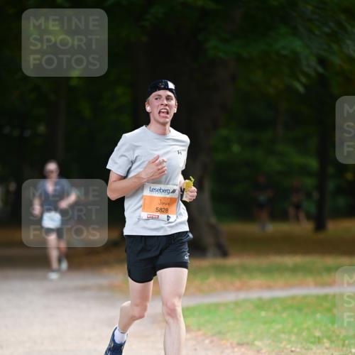 31.08.2025 - 21. Blankeneser Heldenlauf Dr. Thomas Lammeyer http://msf.ph/oto/8642162 31.08.2025 11:05:47 Laufen 5828 meine-sportfotos.de
