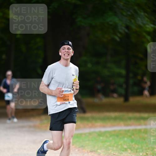 31.08.2025 - 21. Blankeneser Heldenlauf Dr. Thomas Lammeyer http://msf.ph/oto/8642163 31.08.2025 11:05:47 Laufen 5828 meine-sportfotos.de