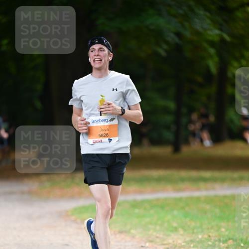 31.08.2025 - 21. Blankeneser Heldenlauf Dr. Thomas Lammeyer http://msf.ph/oto/8642166 31.08.2025 11:05:47 Laufen 5828 meine-sportfotos.de