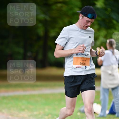 31.08.2025 - 21. Blankeneser Heldenlauf Dr. Thomas Lammeyer http://msf.ph/oto/8642178 31.08.2025 11:05:49 Laufen 5828 meine-sportfotos.de