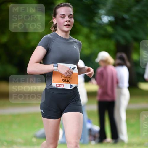 31.08.2025 - 21. Blankeneser Heldenlauf Dr. Thomas Lammeyer http://msf.ph/oto/8642222 31.08.2025 11:06:01 Laufen 5840 meine-sportfotos.de