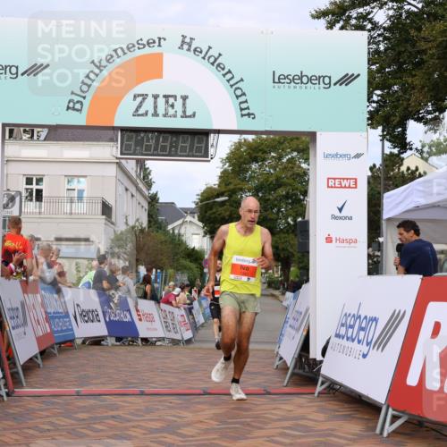 31.08.2025 - 21. Blankeneser Heldenlauf Strokosch-Dieckow http://msf.ph/oto/8642237 31.08.2025 09:38:31 Ziel 1085, 1084 meine-sportfotos.de