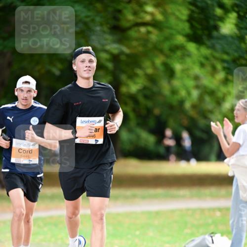 31.08.2025 - 21. Blankeneser Heldenlauf Dr. Thomas Lammeyer http://msf.ph/oto/8642241 31.08.2025 11:06:09 Laufen 5445, 446 meine-sportfotos.de