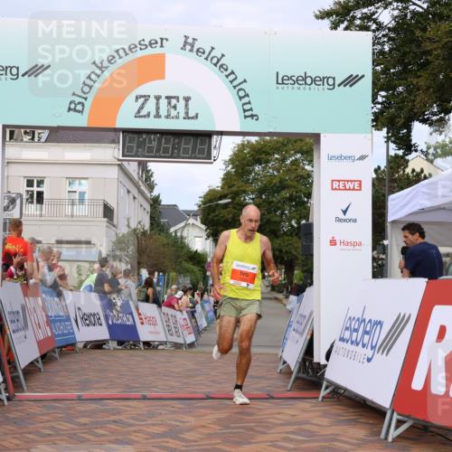 31.08.2025 - 21. Blankeneser Heldenlauf Strokosch-Dieckow http://msf.ph/oto/8642246 31.08.2025 09:38:31 Ziel 1085, 1084 meine-sportfotos.de