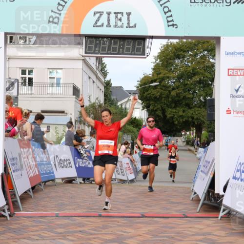 31.08.2025 - 21. Blankeneser Heldenlauf Strokosch-Dieckow http://msf.ph/oto/8642278 31.08.2025 09:41:11 Ziel 1137, 1138, 1177 meine-sportfotos.de