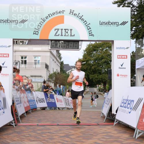 31.08.2025 - 21. Blankeneser Heldenlauf Strokosch-Dieckow http://msf.ph/oto/8642314 31.08.2025 09:37:16 Ziel 1078 meine-sportfotos.de