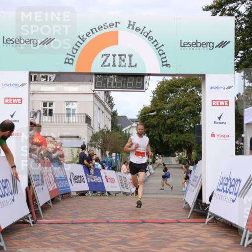 31.08.2025 - 21. Blankeneser Heldenlauf Strokosch-Dieckow http://msf.ph/oto/8642324 31.08.2025 09:37:15 Ziel 1078 meine-sportfotos.de