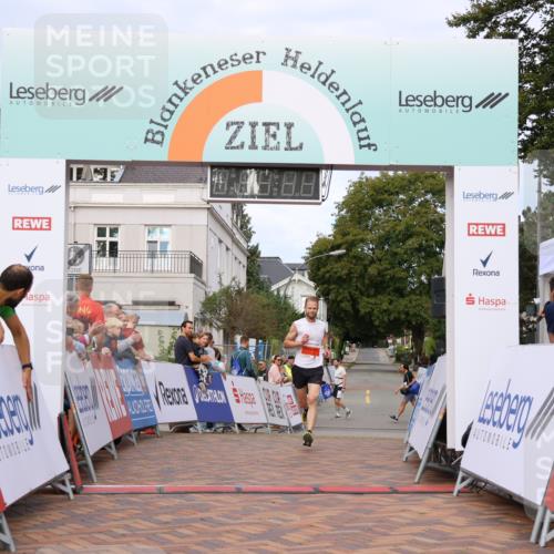 31.08.2025 - 21. Blankeneser Heldenlauf Strokosch-Dieckow http://msf.ph/oto/8642331 31.08.2025 09:37:15 Ziel 1078 meine-sportfotos.de