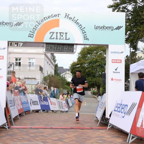 31.08.2025 - 21. Blankeneser Heldenlauf Strokosch-Dieckow http://msf.ph/oto/8642351 31.08.2025 09:37:02 Ziel 1126 meine-sportfotos.de