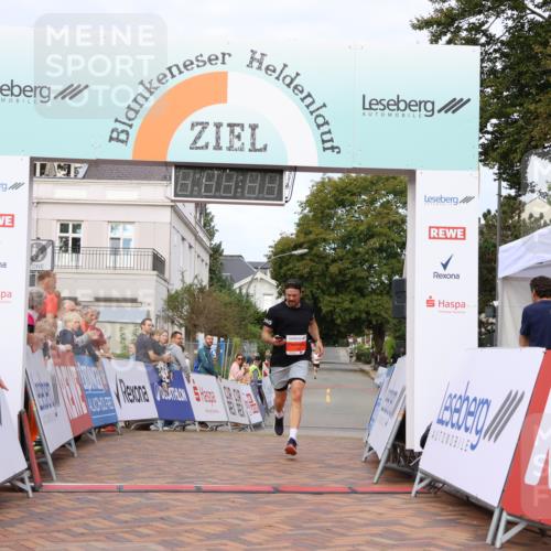 31.08.2025 - 21. Blankeneser Heldenlauf Strokosch-Dieckow http://msf.ph/oto/8642355 31.08.2025 09:37:02 Ziel 1126 meine-sportfotos.de