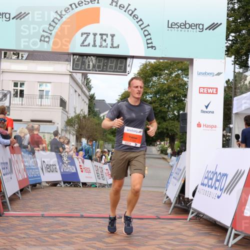 31.08.2025 - 21. Blankeneser Heldenlauf Strokosch-Dieckow http://msf.ph/oto/8642398 31.08.2025 09:35:59 Ziel 1160 meine-sportfotos.de