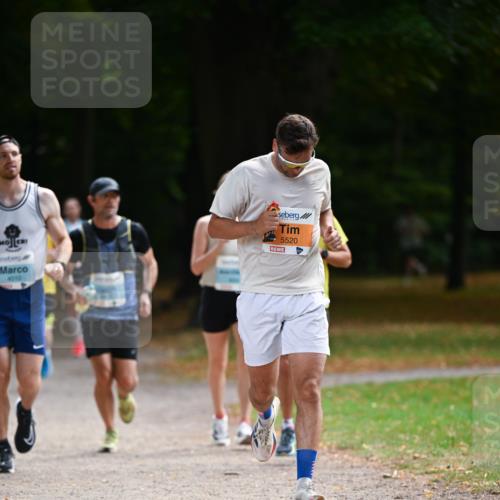 31.08.2025 - 21. Blankeneser Heldenlauf Dr. Thomas Lammeyer http://msf.ph/oto/8642424 31.08.2025 11:06:42 Laufen 4010, 5520 meine-sportfotos.de
