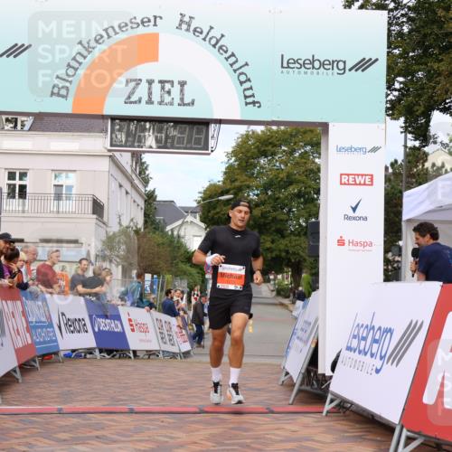 31.08.2025 - 21. Blankeneser Heldenlauf Strokosch-Dieckow http://msf.ph/oto/8642452 31.08.2025 09:34:44 Ziel 1075 meine-sportfotos.de