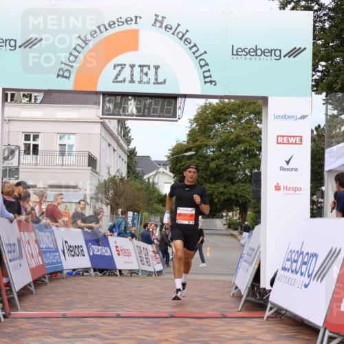 31.08.2025 - 21. Blankeneser Heldenlauf Strokosch-Dieckow http://msf.ph/oto/8642460 31.08.2025 09:34:43 Ziel 1075 meine-sportfotos.de