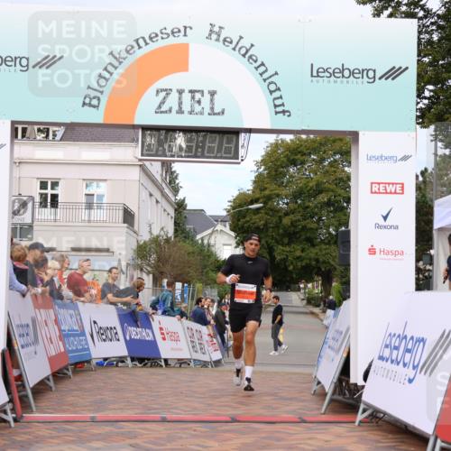 31.08.2025 - 21. Blankeneser Heldenlauf Strokosch-Dieckow http://msf.ph/oto/8642467 31.08.2025 09:34:43 Ziel 1075 meine-sportfotos.de