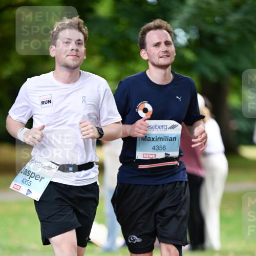 31.08.2025 - 21. Blankeneser Heldenlauf Dr. Thomas Lammeyer http://msf.ph/oto/8642512 31.08.2025 11:06:58 Laufen 4355, 4356 meine-sportfotos.de