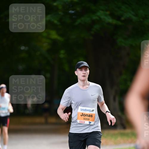 31.08.2025 - 21. Blankeneser Heldenlauf Dr. Thomas Lammeyer http://msf.ph/oto/8642565 31.08.2025 11:07:11 Laufen 5058 meine-sportfotos.de