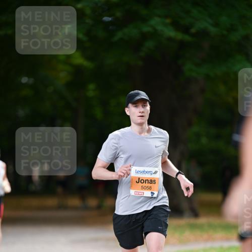 31.08.2025 - 21. Blankeneser Heldenlauf Dr. Thomas Lammeyer http://msf.ph/oto/8642566 31.08.2025 11:07:11 Laufen 5058 meine-sportfotos.de